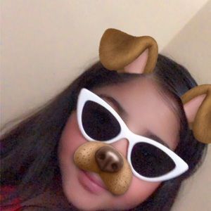 Meet your Posher, Alexis